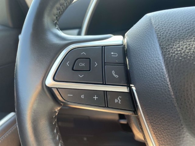 Used 2021 Toyota Highlander XLE AWD/4WD image 27
