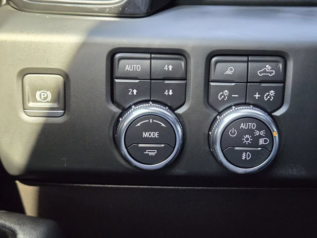 Used 2024 GMC Sierra 2500 AT4 w/ AT4 Premium Plus Package AWD/4WD image 20