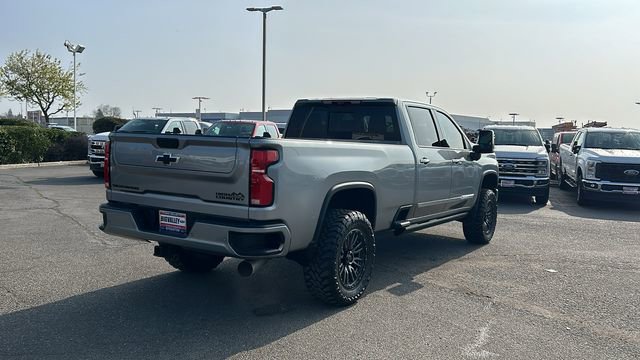 Used 2025 Chevrolet Silverado 3500 High Country w/ High Country Premium Package image 3