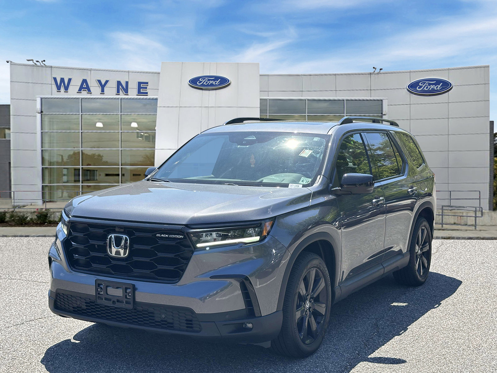 Used 2025 Honda Pilot Black Edition image 2