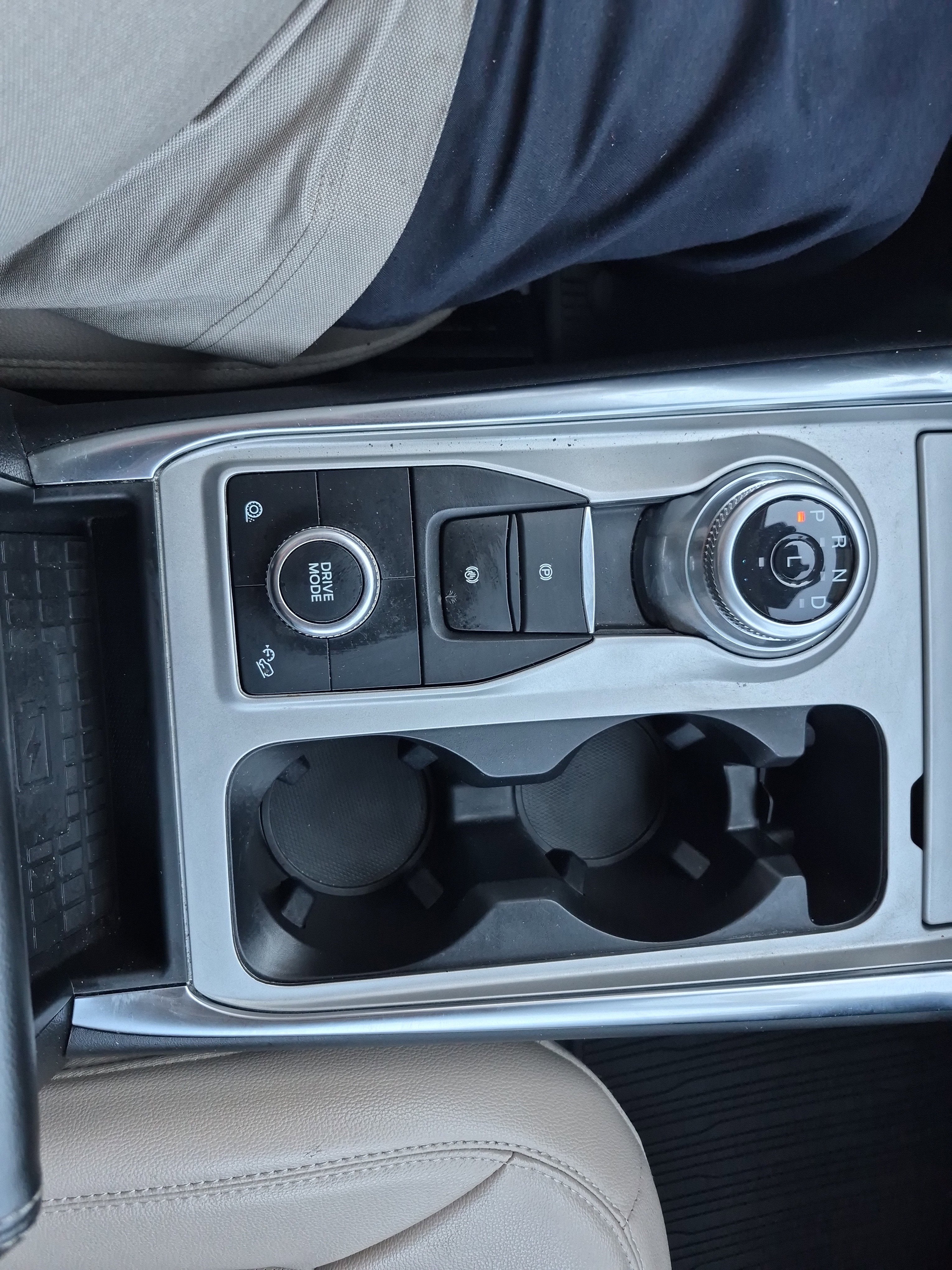 Certified 2023 Ford Explorer Limited w/ Hybrid Equipment Group 310A image 31