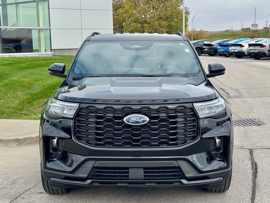 Certified 2025 Ford Explorer ST-Line w/ ST-Line Street Pack image 7