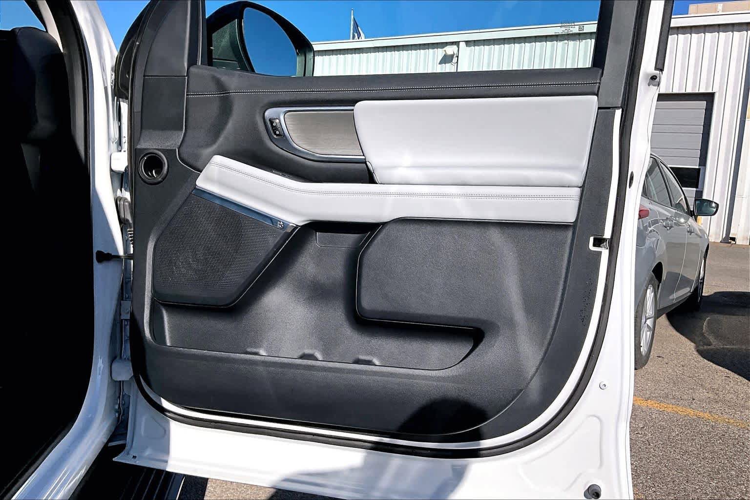 Certified 2025 Ford Expedition Platinum AWD/4WD image 23