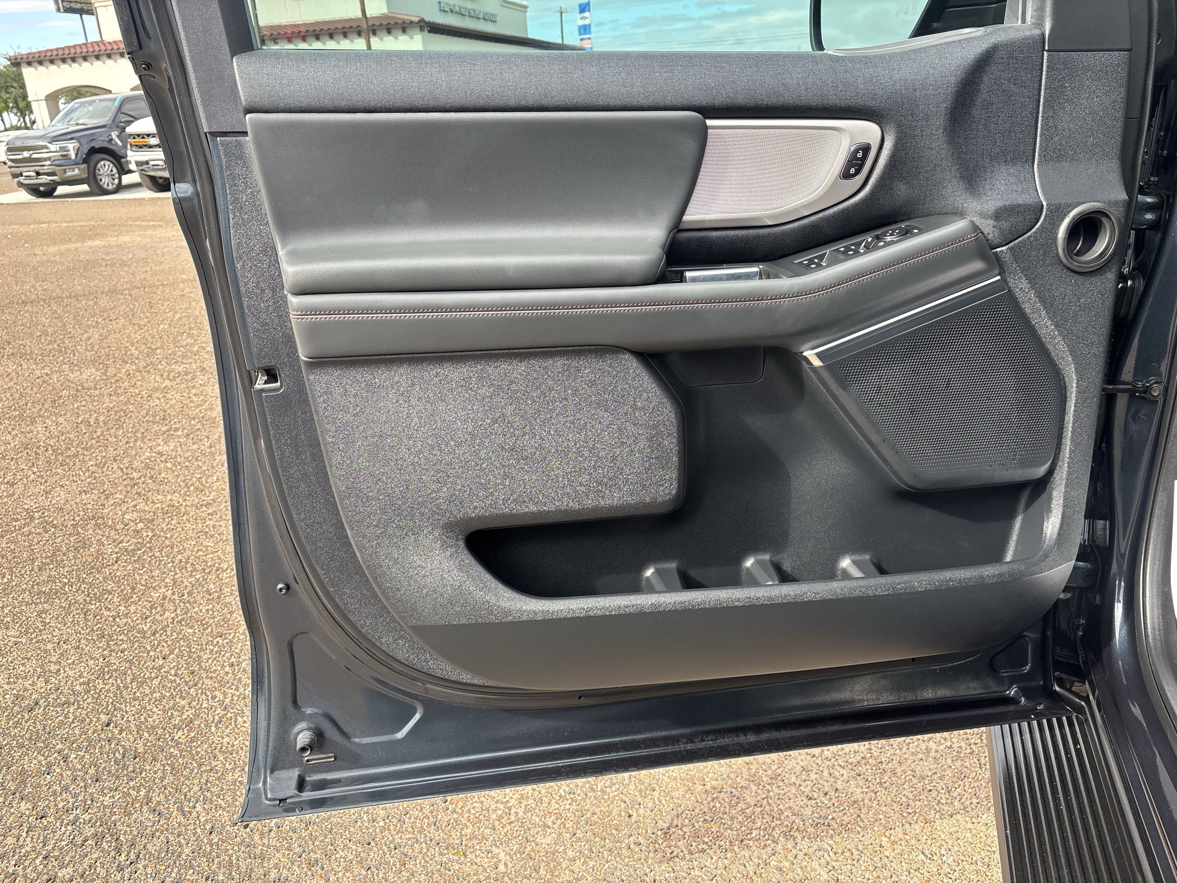 Certified 2025 Ford Expedition Active RWD image 9