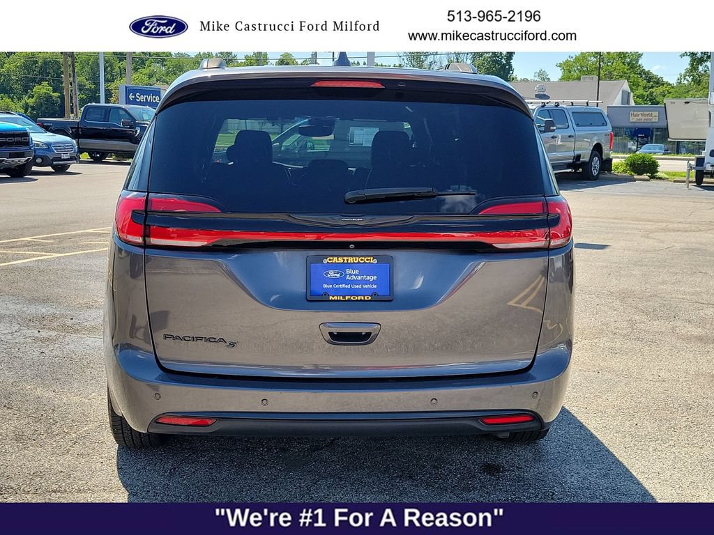 Used 2021 Chrysler Pacifica Touring-L w/ S Appearance Package FWD image 4