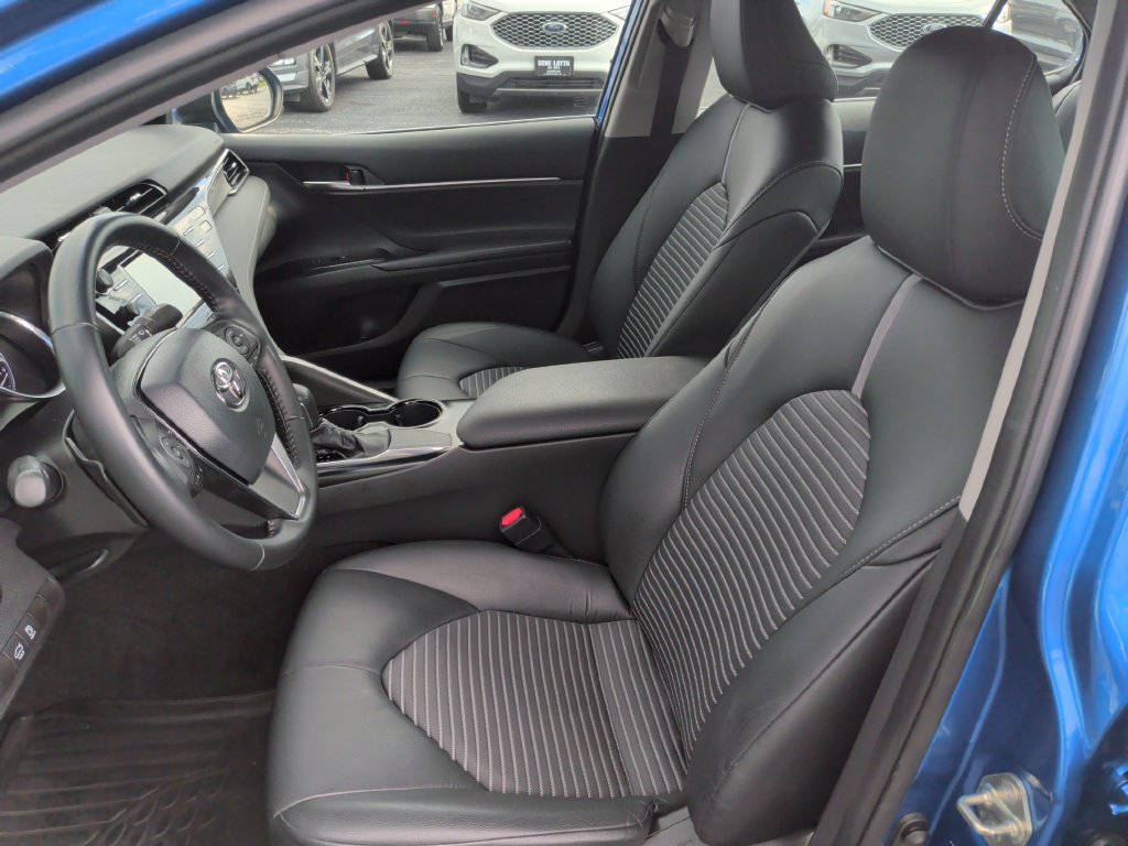 Used 2020 Toyota Camry SE FWD image 10