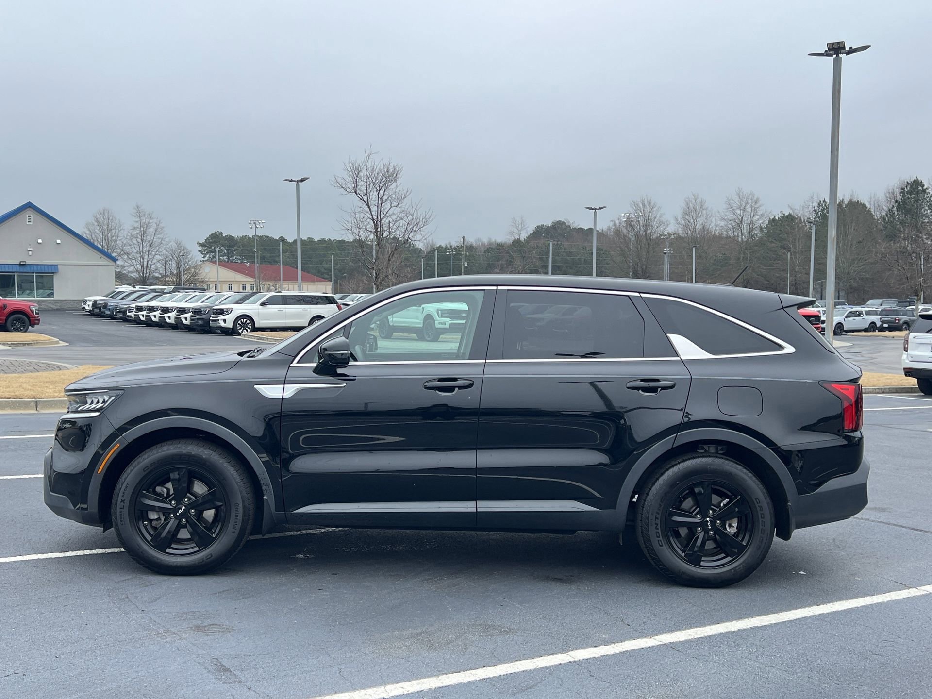 Used 2023 Kia Sorento LX image 6