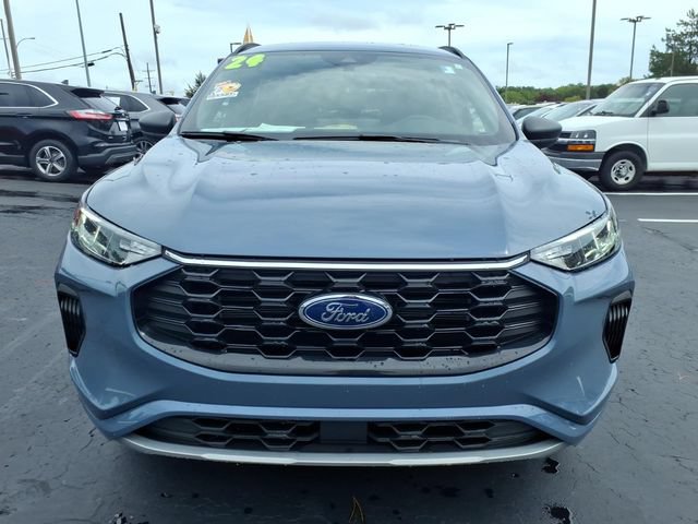 Certified 2024 Ford Escape ST-Line w/ Tech Pack #1 AWD/4WD image 2