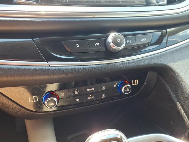 Used 2019 Buick Enclave Essence AWD/4WD image 21