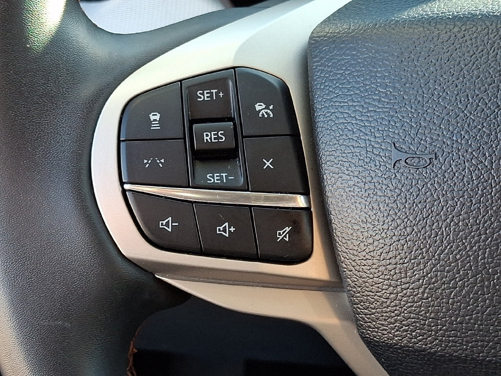 Certified 2025 Ford Explorer Active RWD image 17