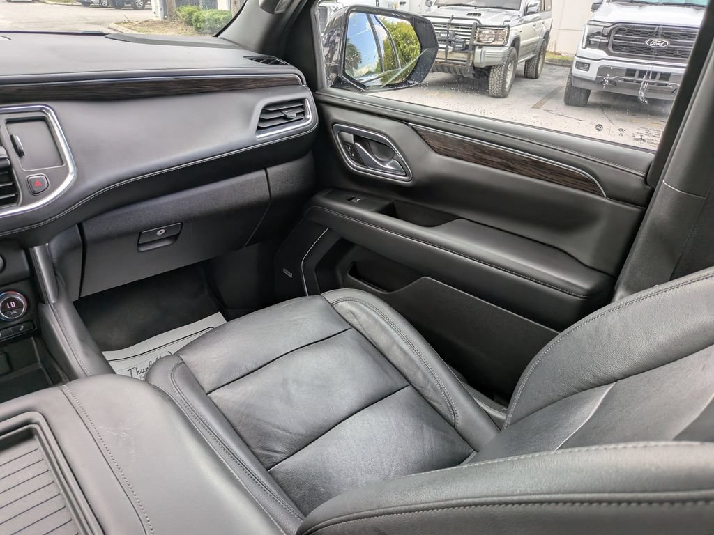 Used 2021 Chevrolet Suburban LT w/ Rear Media and Nav Package RWD image 18