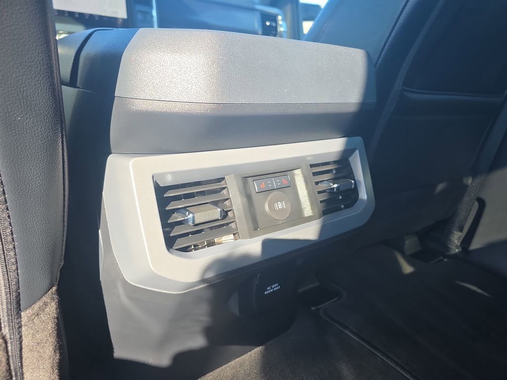 Certified 2025 Ford F250 Lariat w/ Lariat Ultimate Package image 28