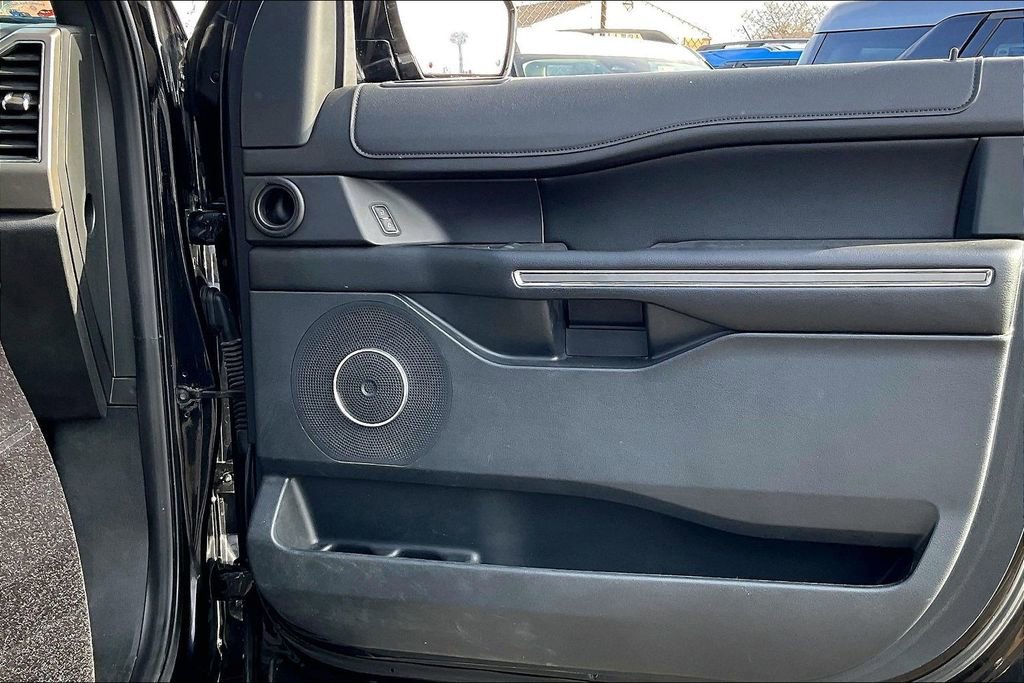 Certified 2019 Ford Expedition XLT w/ Equipment Group 202A image 21
