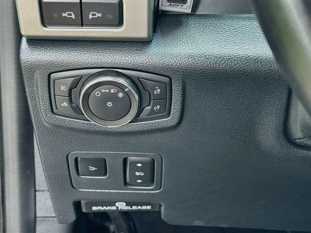 Certified 2022 Ford F350 Lariat w/ Tremor Off-Road Package AWD/4WD image 13