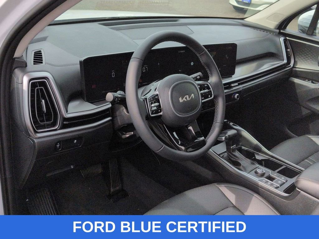 Used 2025 Kia Sorento S w/ Panoramic Sunroof Package FWD image 11