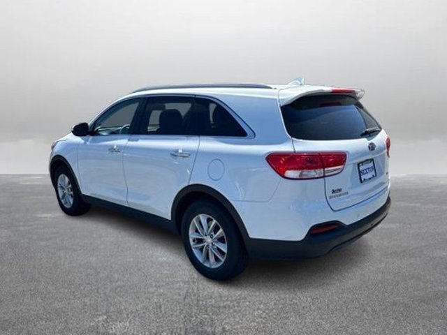 Used 2017 Kia Sorento FWD w/ LX Convenience Package image 8