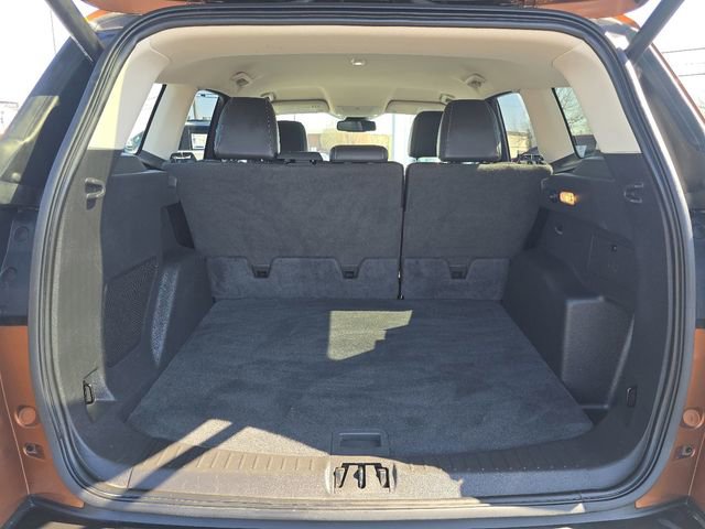 Certified 2017 Ford Escape Titanium w/ Equipment Group 301A image 18