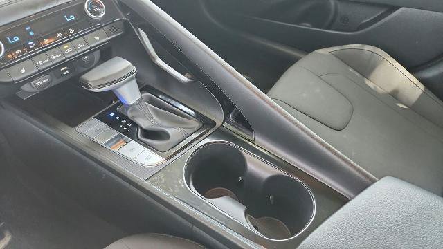 Used 2025 Hyundai Elantra SEL FWD image 16