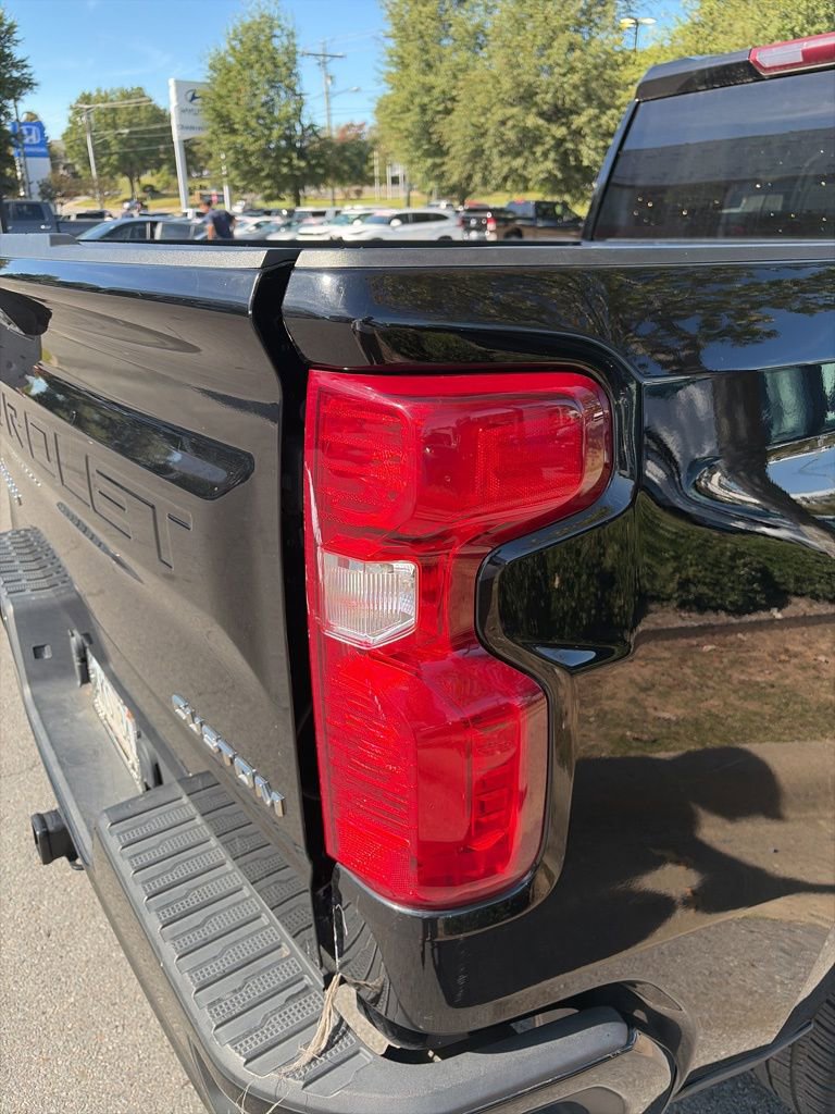 Used 2022 Chevrolet Silverado 1500 Custom image 9