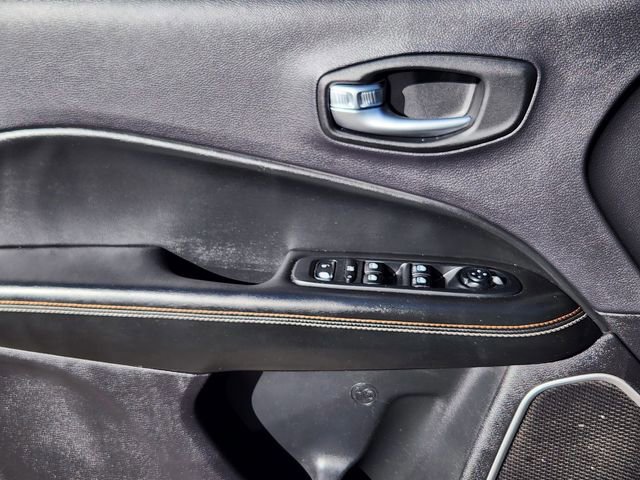 Used 2018 Jeep Compass Latitude w/ Cold Weather Group image 11