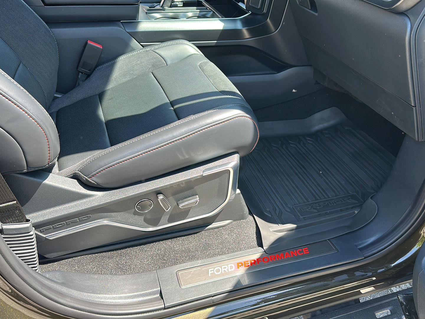 Certified 2025 Ford F150 Raptor image 35