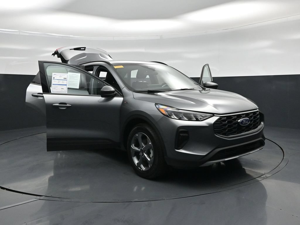 Certified 2025 Ford Escape ST-Line w/ Tech Pack #1 FWD image 27