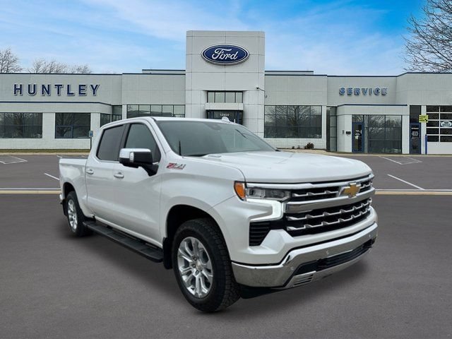 Used 2025 Chevrolet Silverado 1500 LTZ AWD/4WD image 3