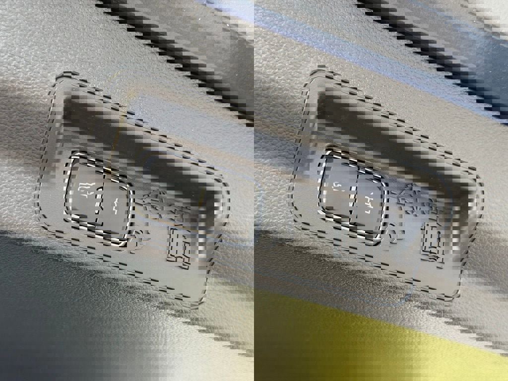 Certified 2023 Ford Explorer XLT w/ Equipment Group 202A image 21