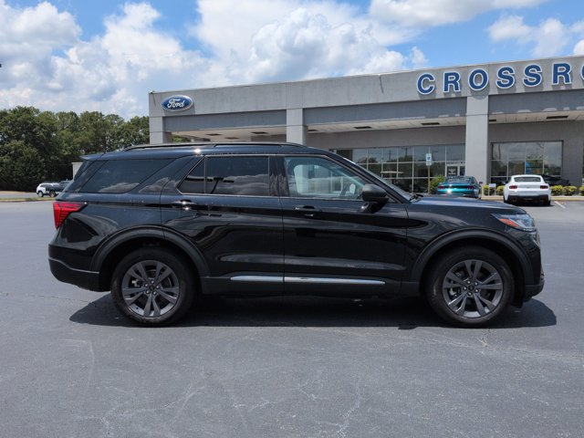 Certified 2025 Ford Explorer Active w/ Active Comfort Package AWD/4WD image 3