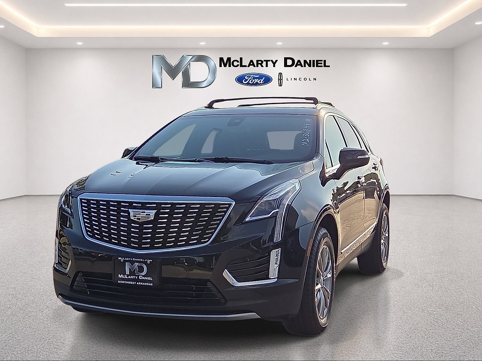 Used 2022 Cadillac XT5 Premium Luxury w/ LPO, Floor Liner Package FWD image 2