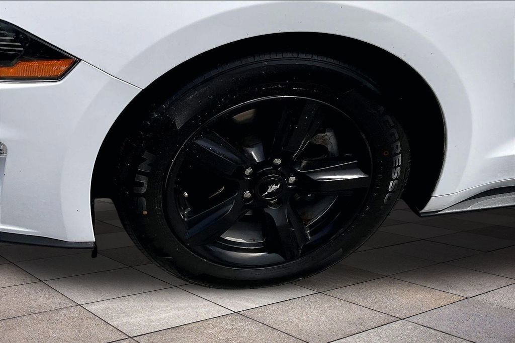 Certified 2018 Ford Mustang Coupe RWD image 9