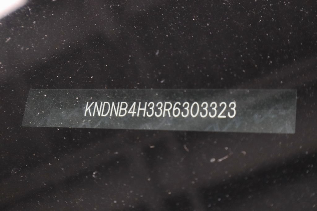 Used 2024 Kia Carnival LX FWD image 35