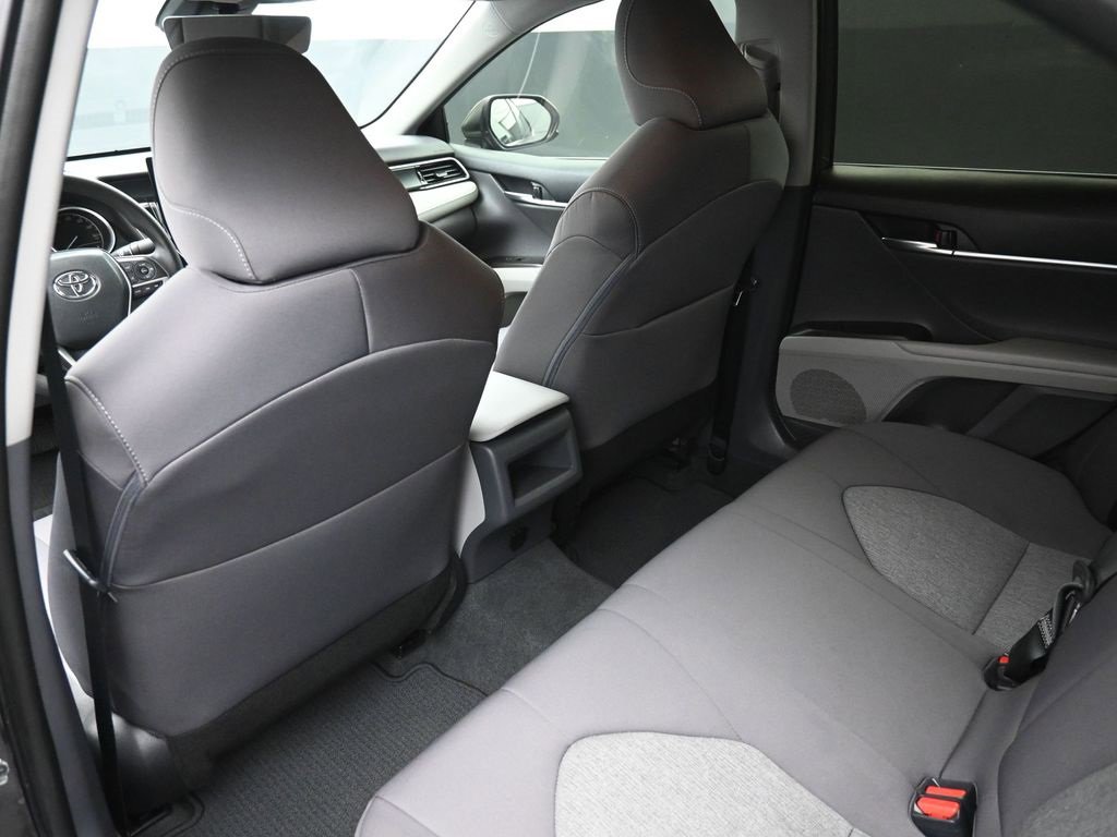 Used 2022 Toyota Camry LE image 25