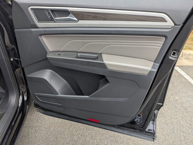 Used 2022 Volkswagen Atlas SE w/ Black Wheel Package FWD image 36