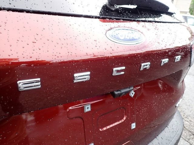 Certified 2021 Ford Escape SE w/ Cold Weather Package AWD/4WD image 5