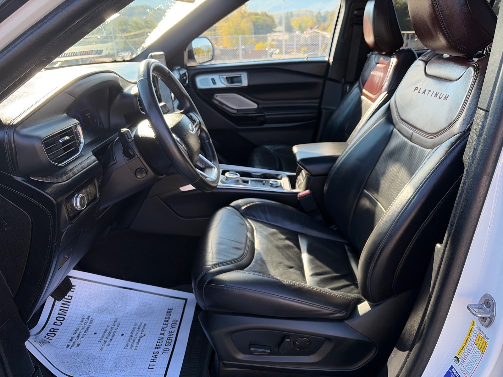 Certified 2022 Ford Explorer Platinum w/ Equipment Group 601A AWD/4WD image 17