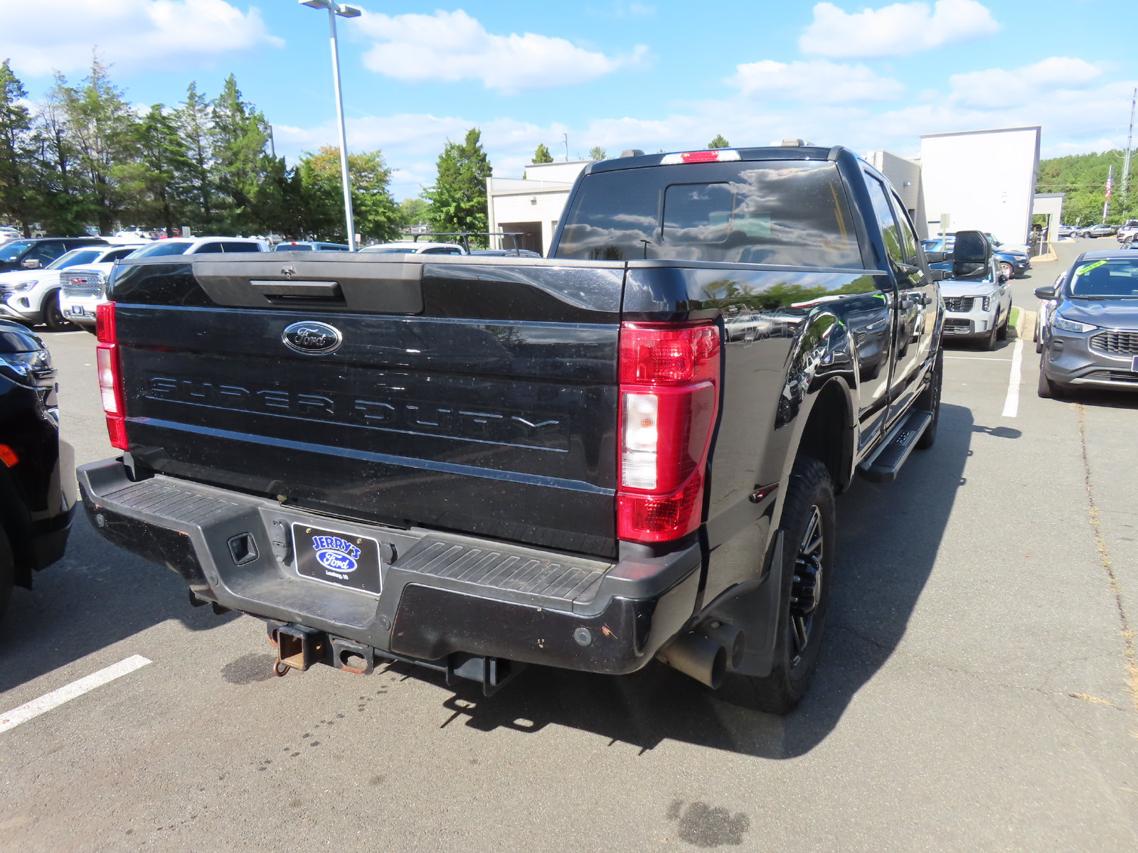 Certified 2022 Ford F350 XLT w/ Black Appearance Package AWD/4WD image 4