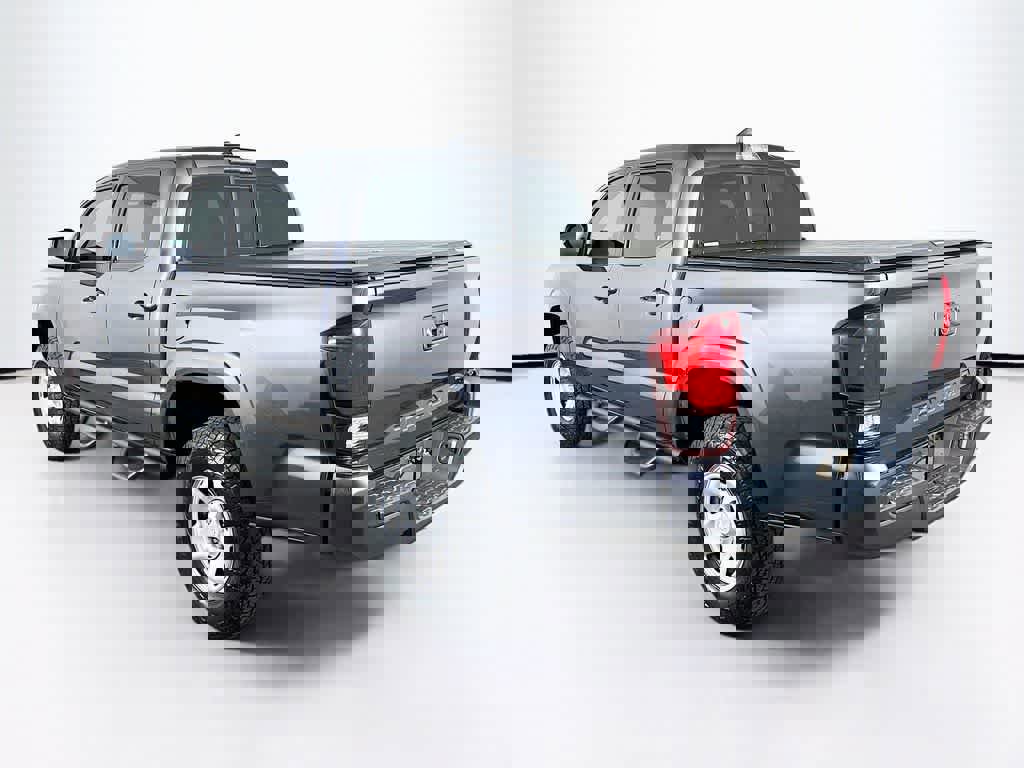 Used 2018 Toyota Tacoma SR w/ SR Convenience Package image 3