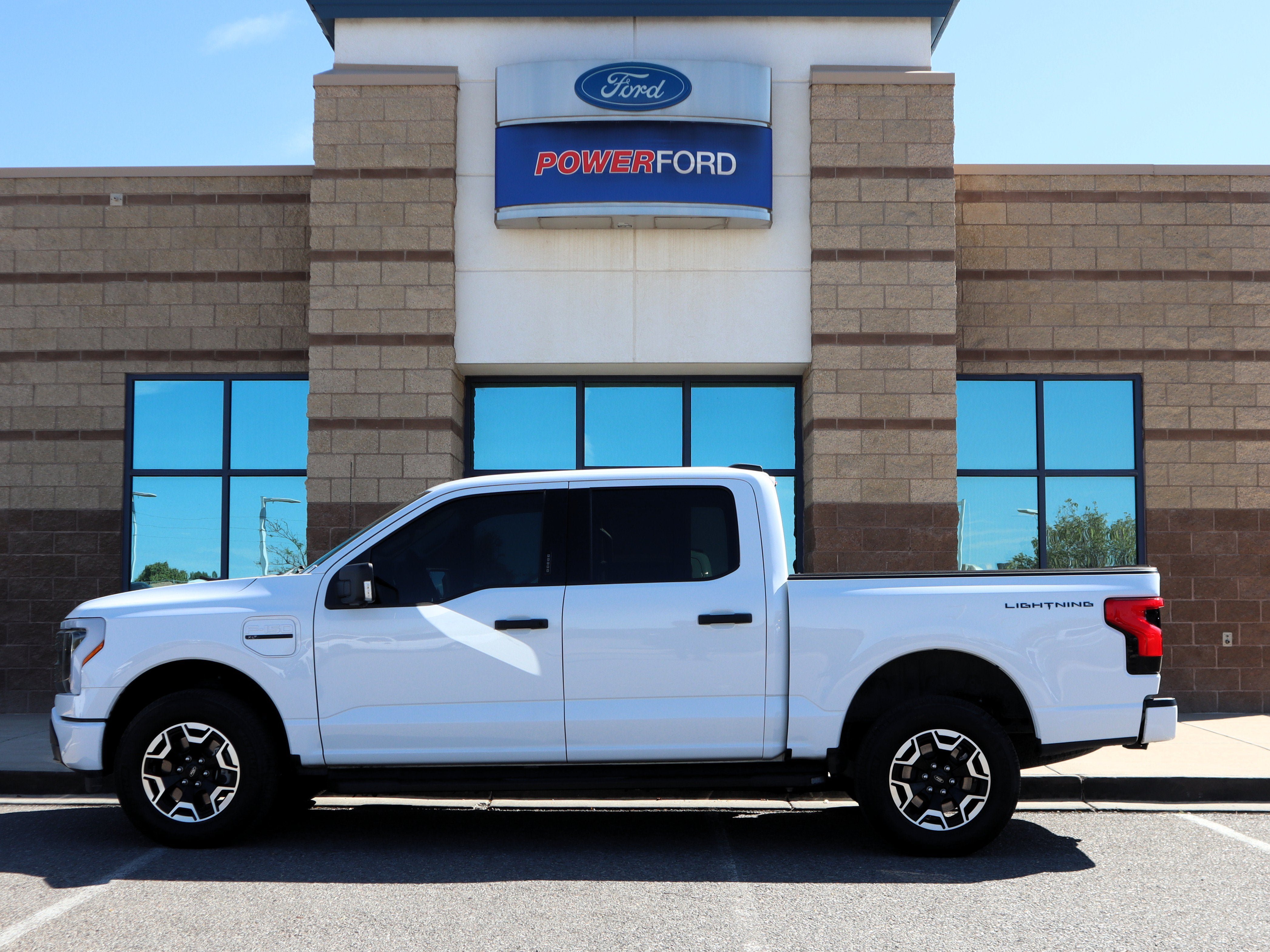 Certified 2023 Ford F150 Lightning XLT AWD/4WD image 9