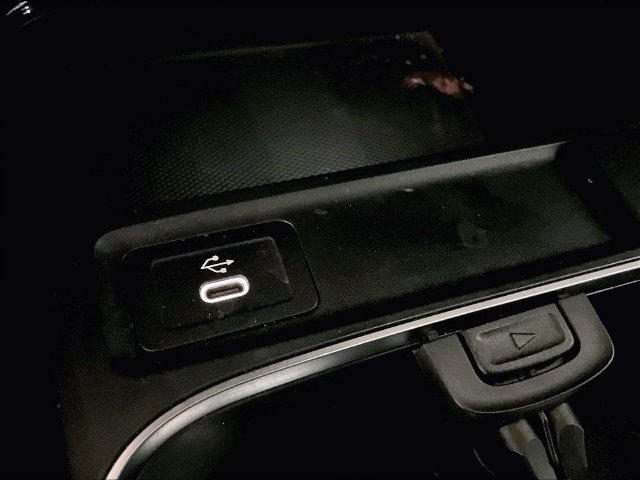 Used 2026 Mercedes-Benz GLB 250 4MATIC image 31