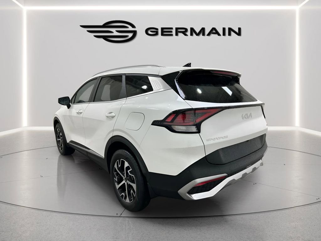 Used 2023 Kia Sportage EX image 3