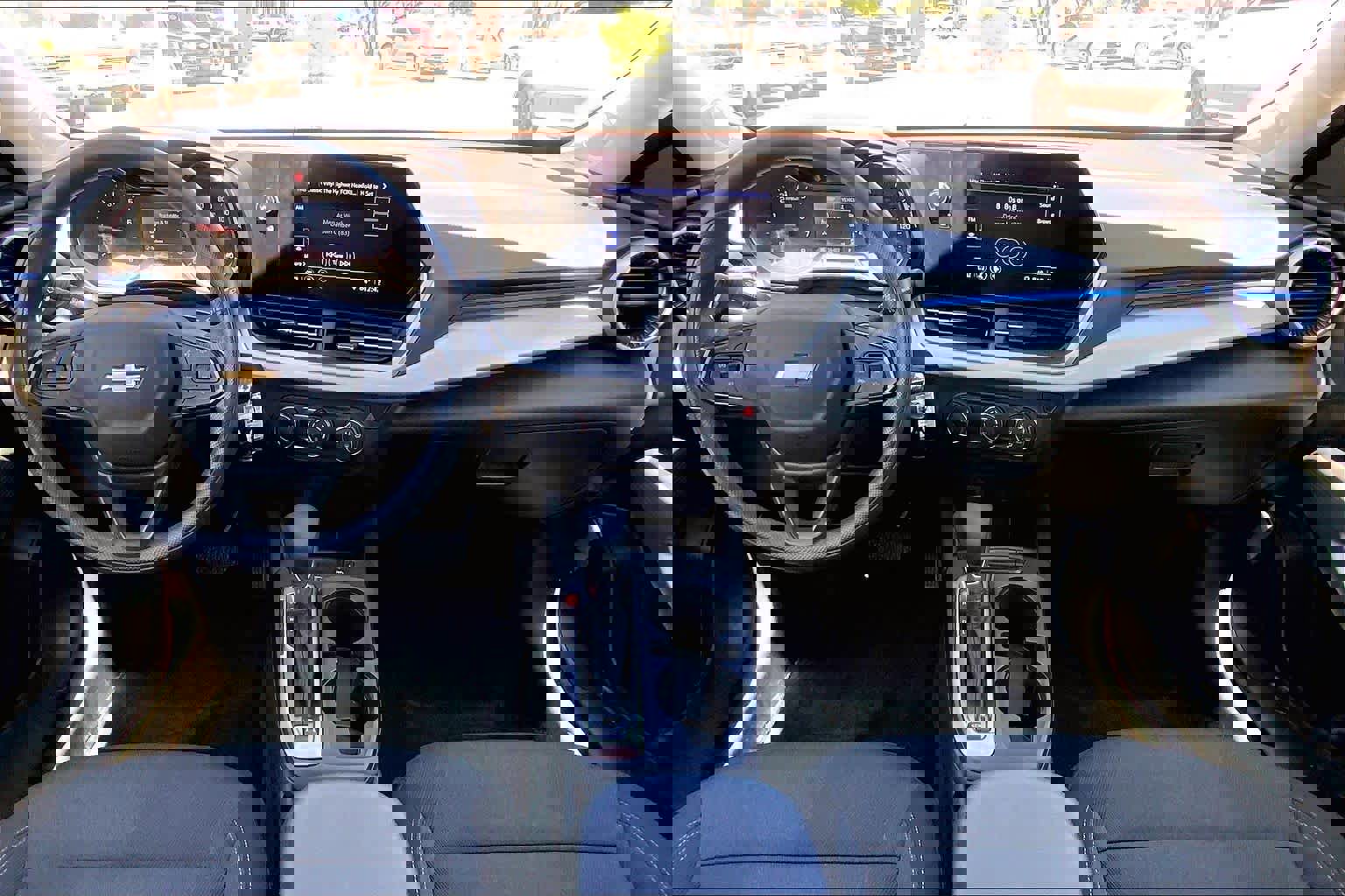 Used 2025 Chevrolet Trax LS image 16