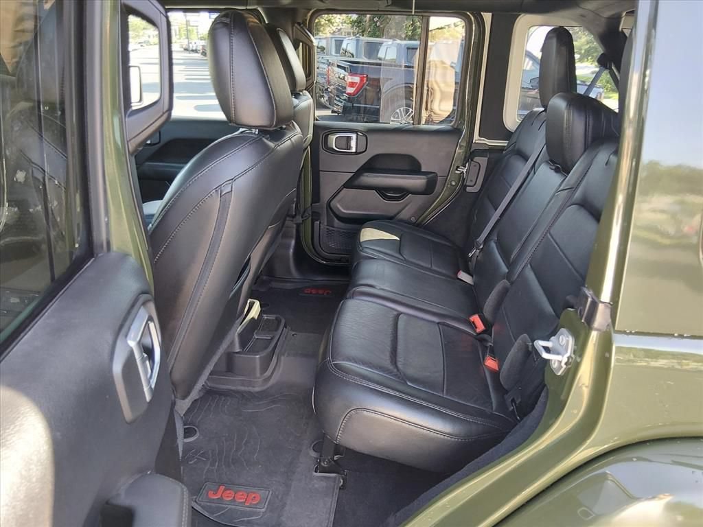 Used 2022 Jeep Wrangler Unlimited Sahara AWD/4WD image 14