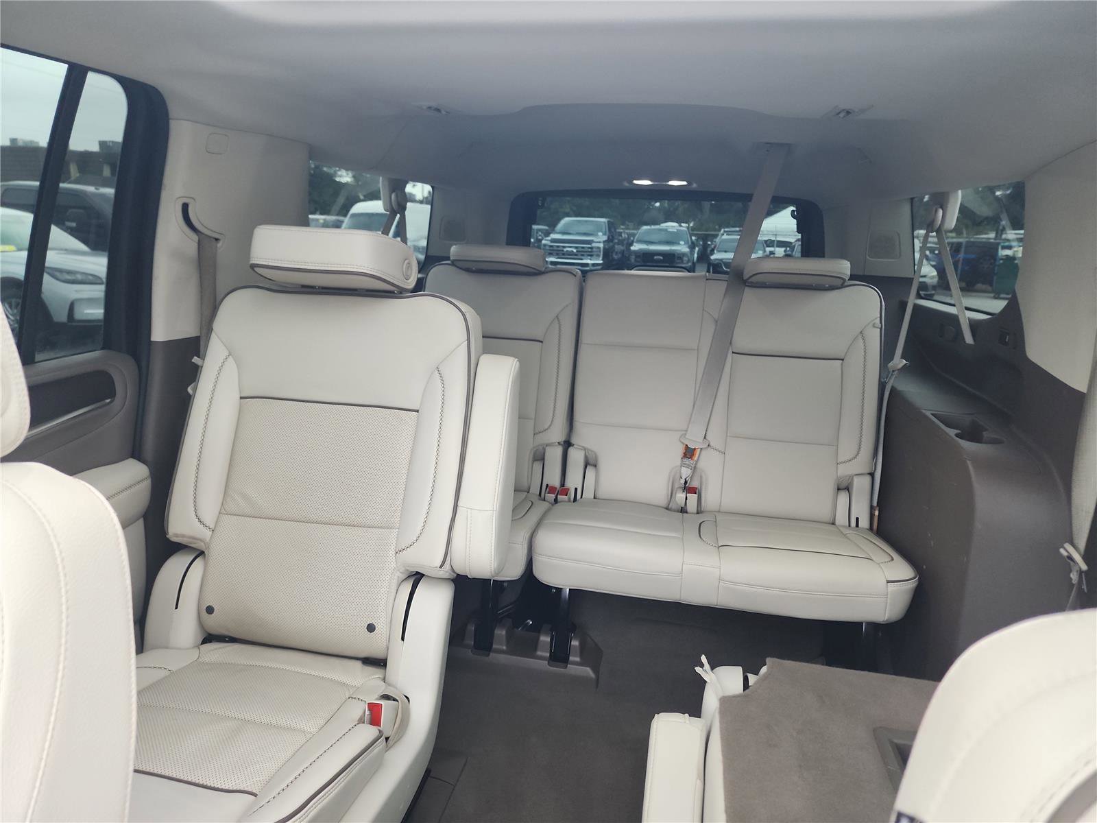 Used 2022 GMC Yukon XL Denali image 16