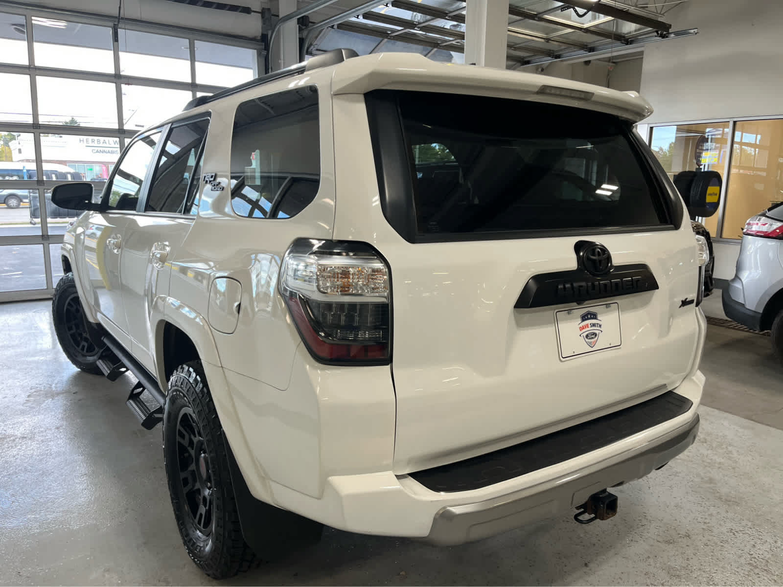 Used 2023 Toyota 4Runner TRD Off-Road AWD/4WD image 5