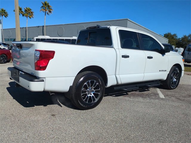 Used 2024 Nissan Titan SV w/ SV Convenience Package image 5