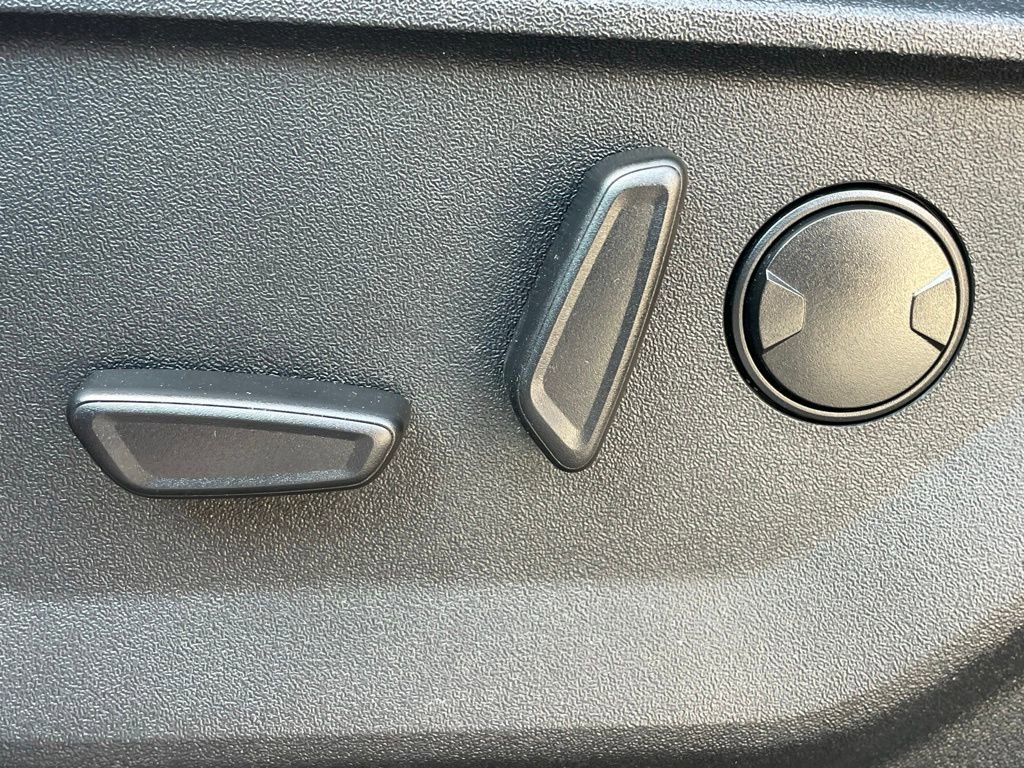 Certified 2022 Ford F150 XLT w/ Equipment Group 302A High image 19