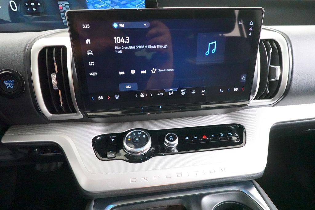 Certified 2025 Ford Expedition Active AWD/4WD image 17