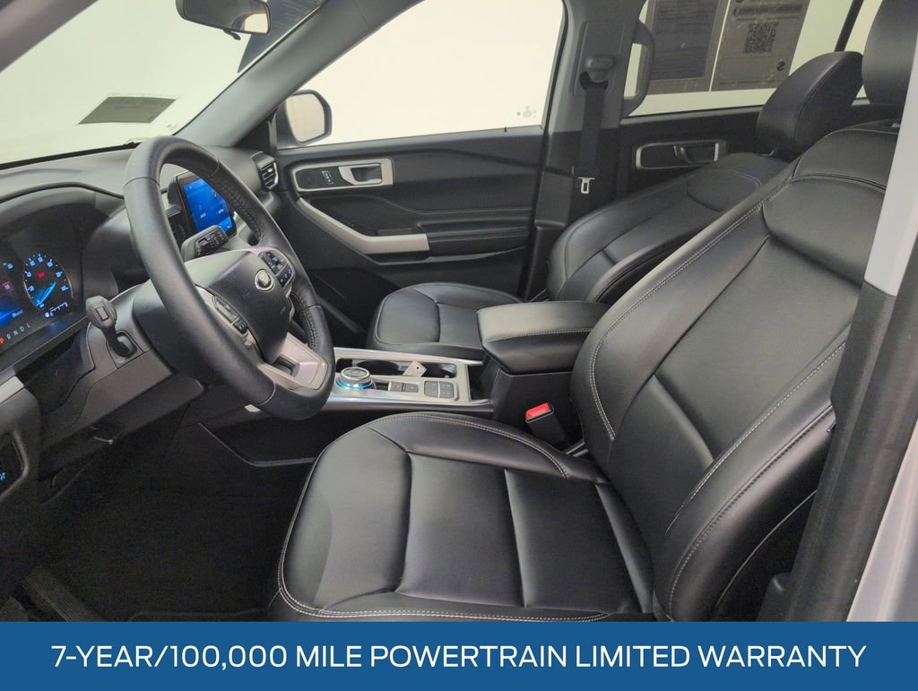 Certified 2024 Ford Explorer XLT w/ Equipment Group 202A RWD image 4