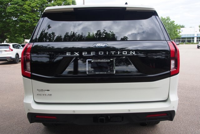 Certified 2025 Ford Expedition Active RWD image 6